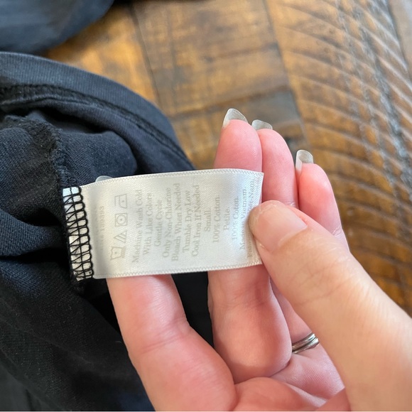 Everlane Cotton Classic Washed Black Top - Picture 3 of 3